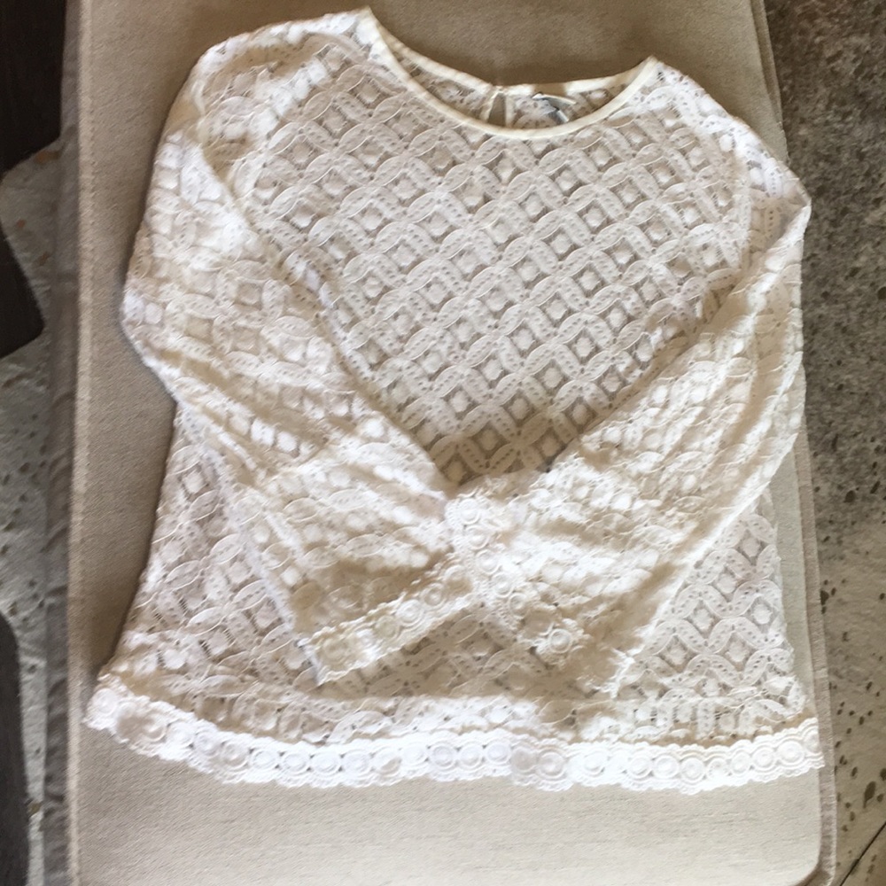 White lace long sleeve bell top